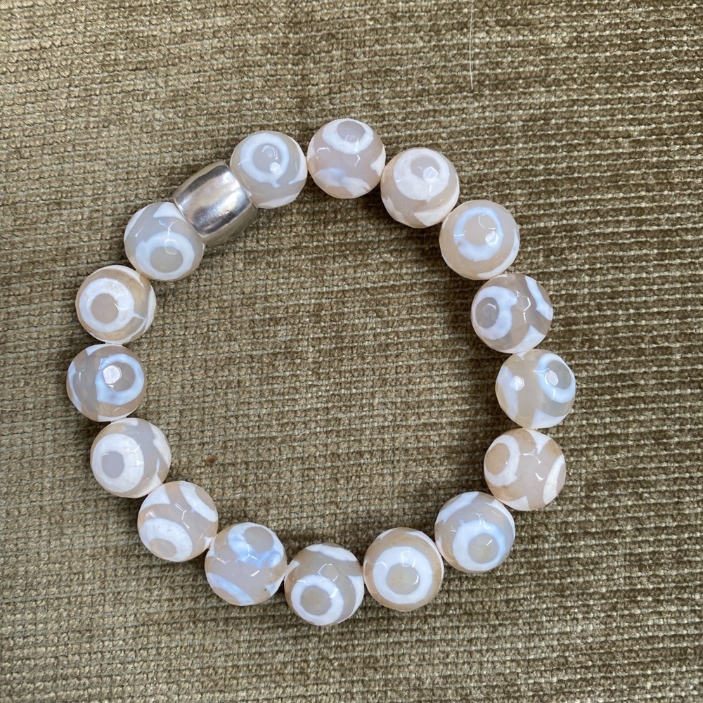 Silpada Elegant Cream and White “Safari” Beaded Bracelet B3007 - Picture 4 of 7